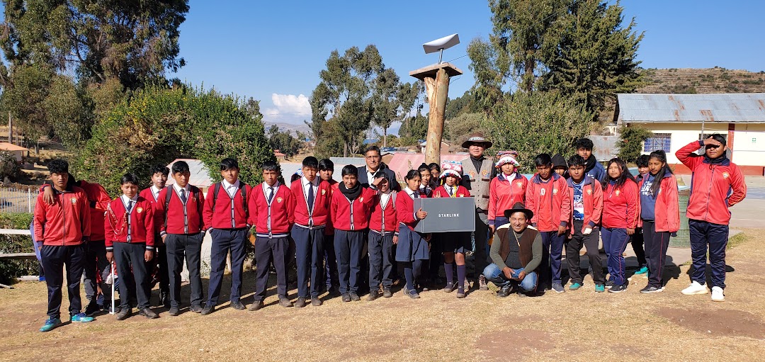 Students and teachers at a school in southern Peru (3)