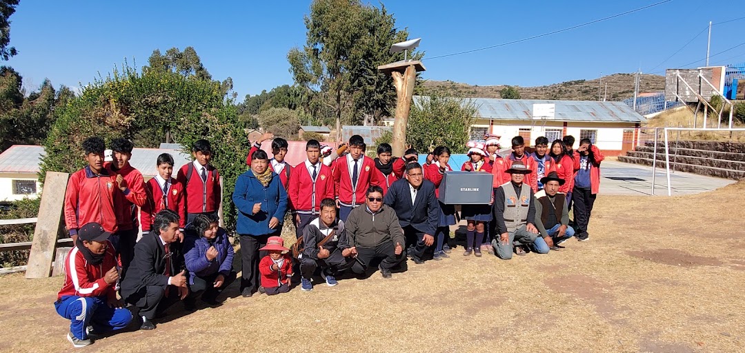 Students and teachers at a school in southern Peru (4)